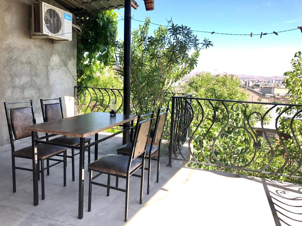 Goodhouse Apartment Ереван Екстериор снимка