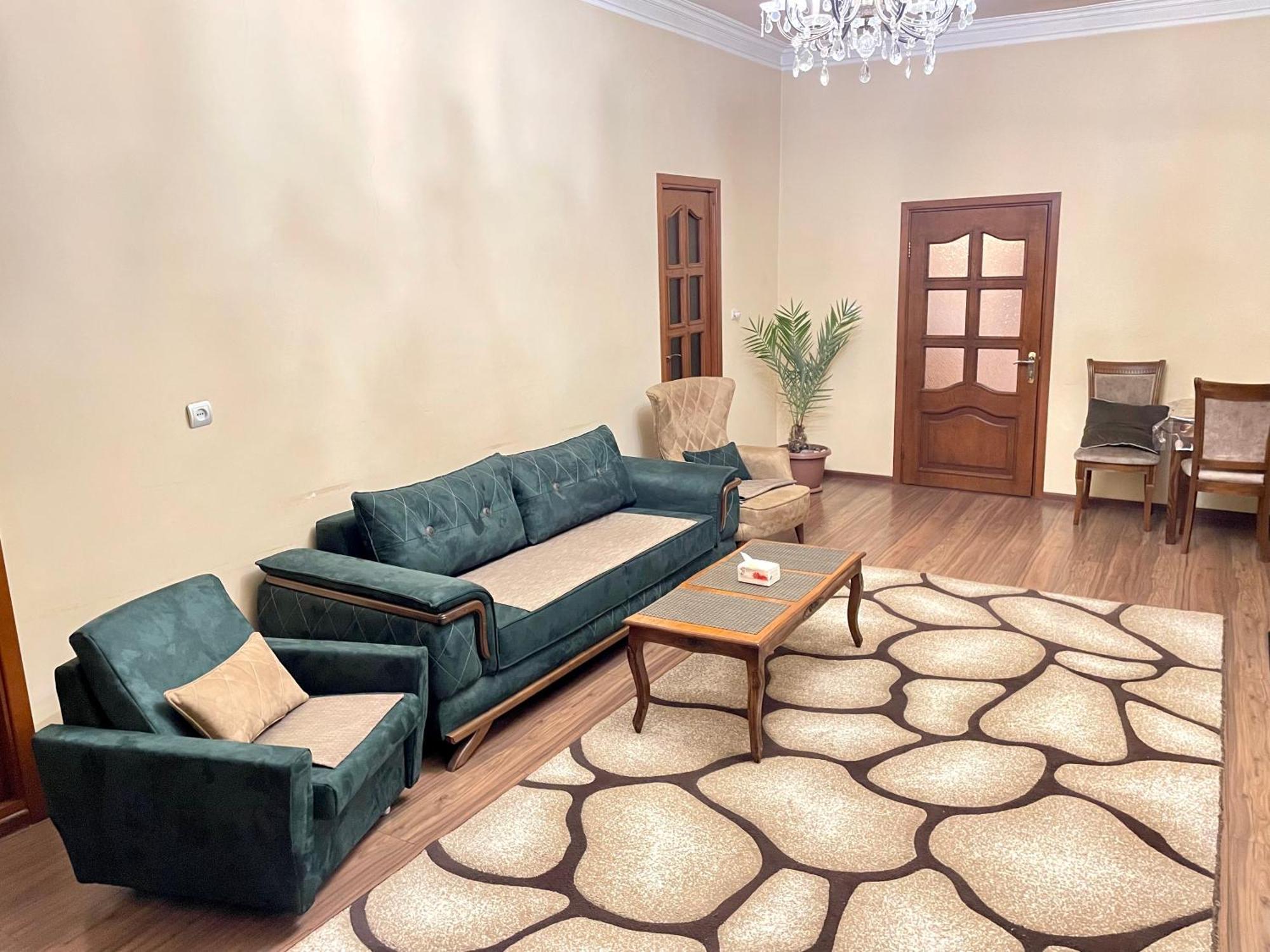 Goodhouse Apartment Ереван Екстериор снимка